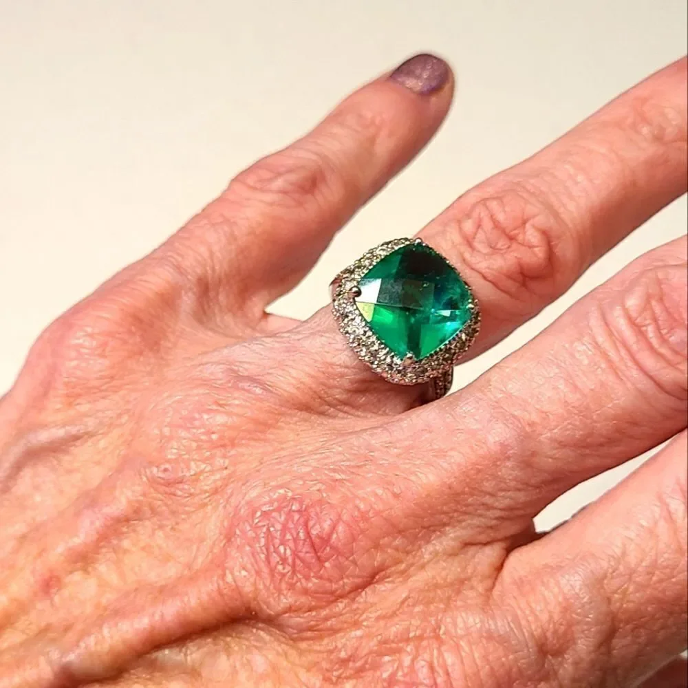 Vintage Ring‎ Large Multifaceted Green Stone Silver Setting sz 6